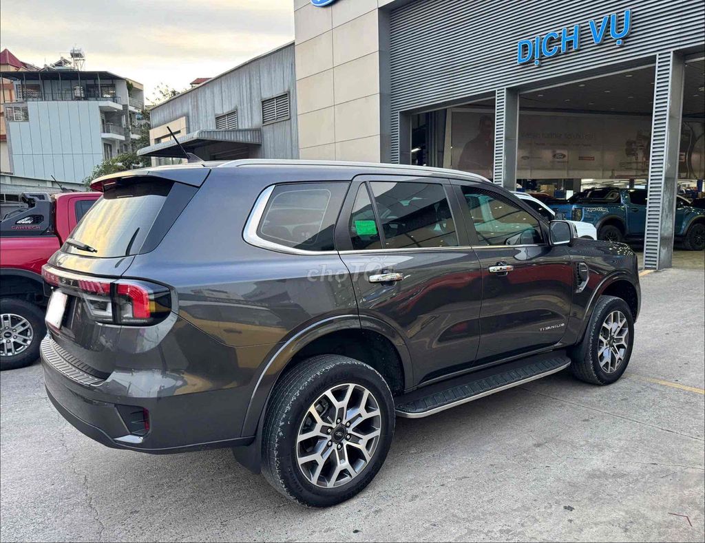 Ford Everest 2023 - ảnh 4