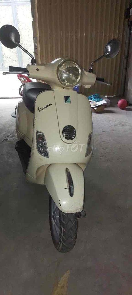 Piaggio Vespa 2011 - ảnh 4