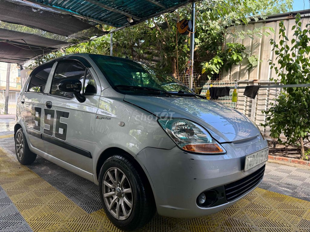 Chevrolet Spark 2011 - ảnh 2