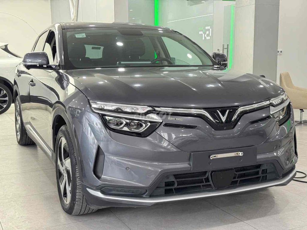 VinFast VF8 - ảnh 2