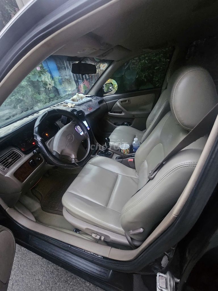 Toyota Camry - ảnh 2