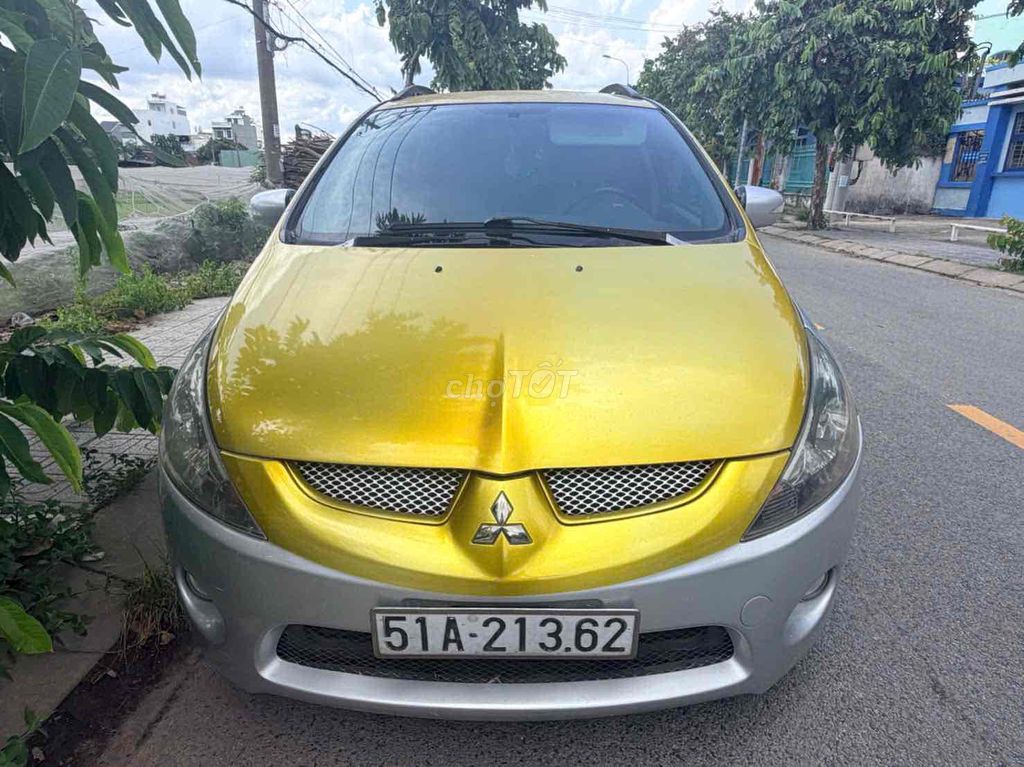 Mitsubishi Grandis - ảnh 2