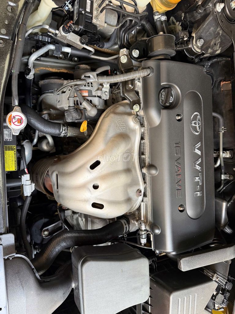 Toyota Camry - ảnh 3