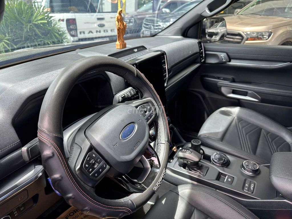 Ford Everest 2025 - ảnh 4