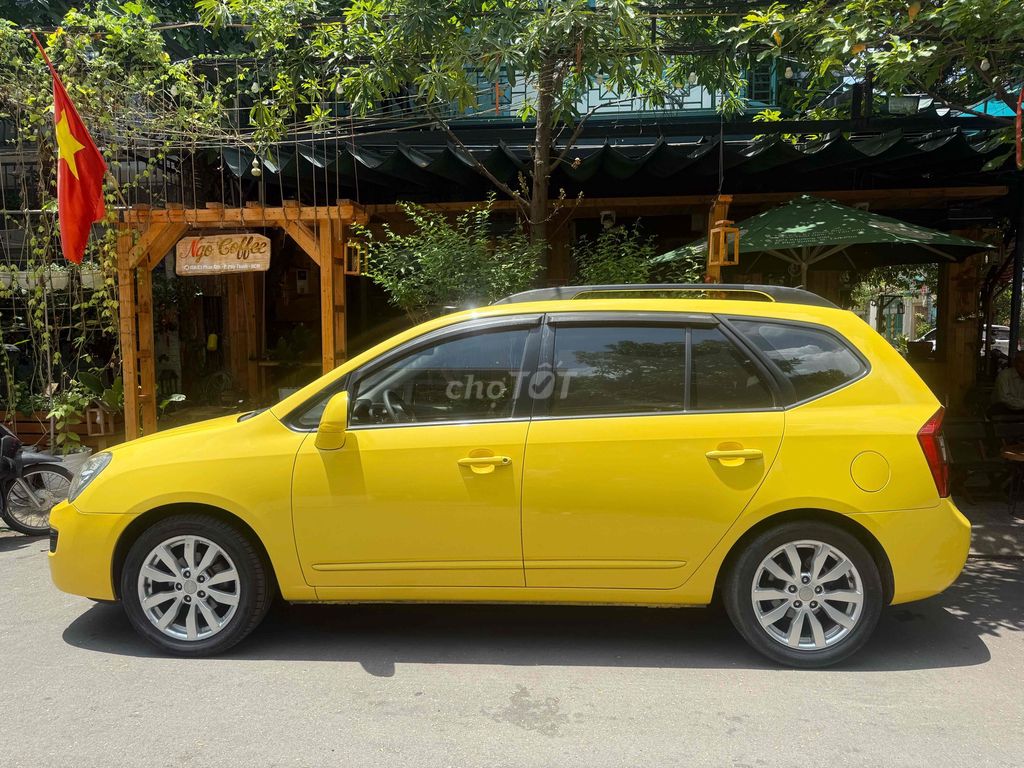 Kia Carens - ảnh 1