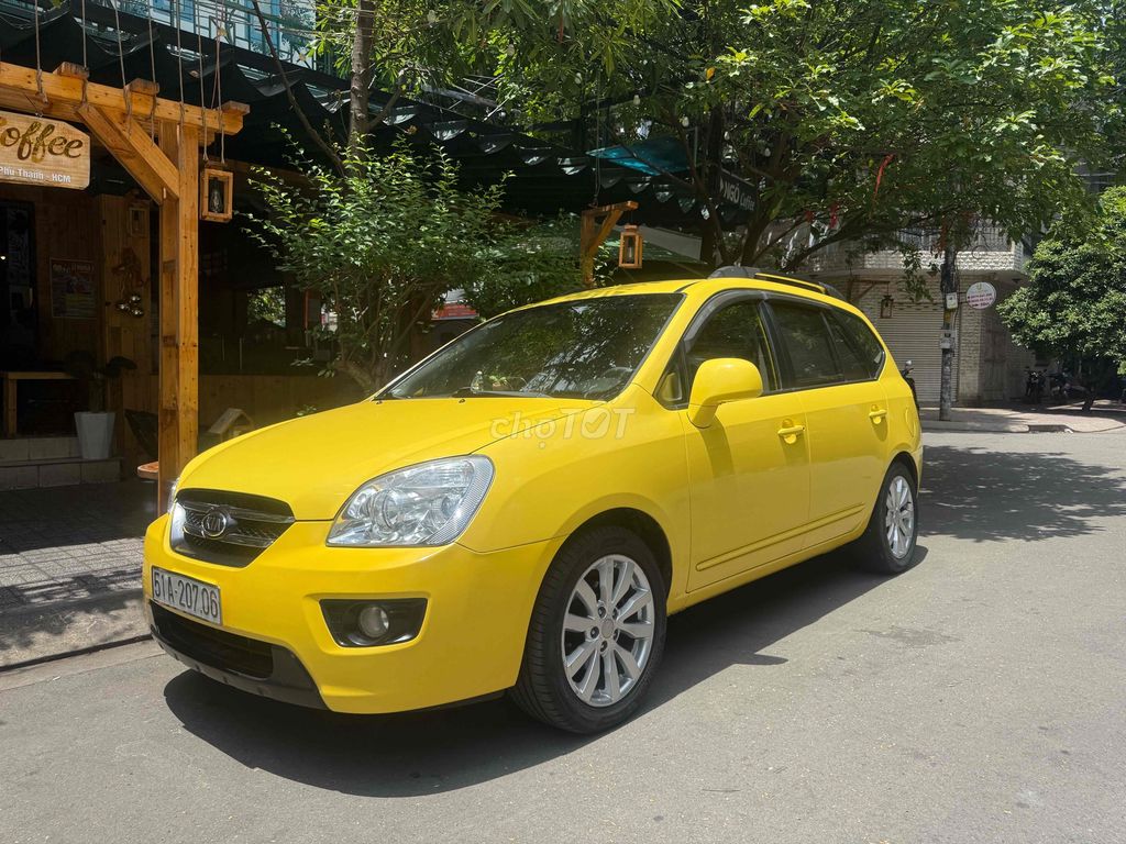 Kia Carens - ảnh 2