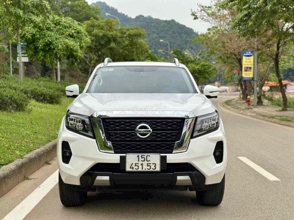 Nissan Navara - ảnh 1