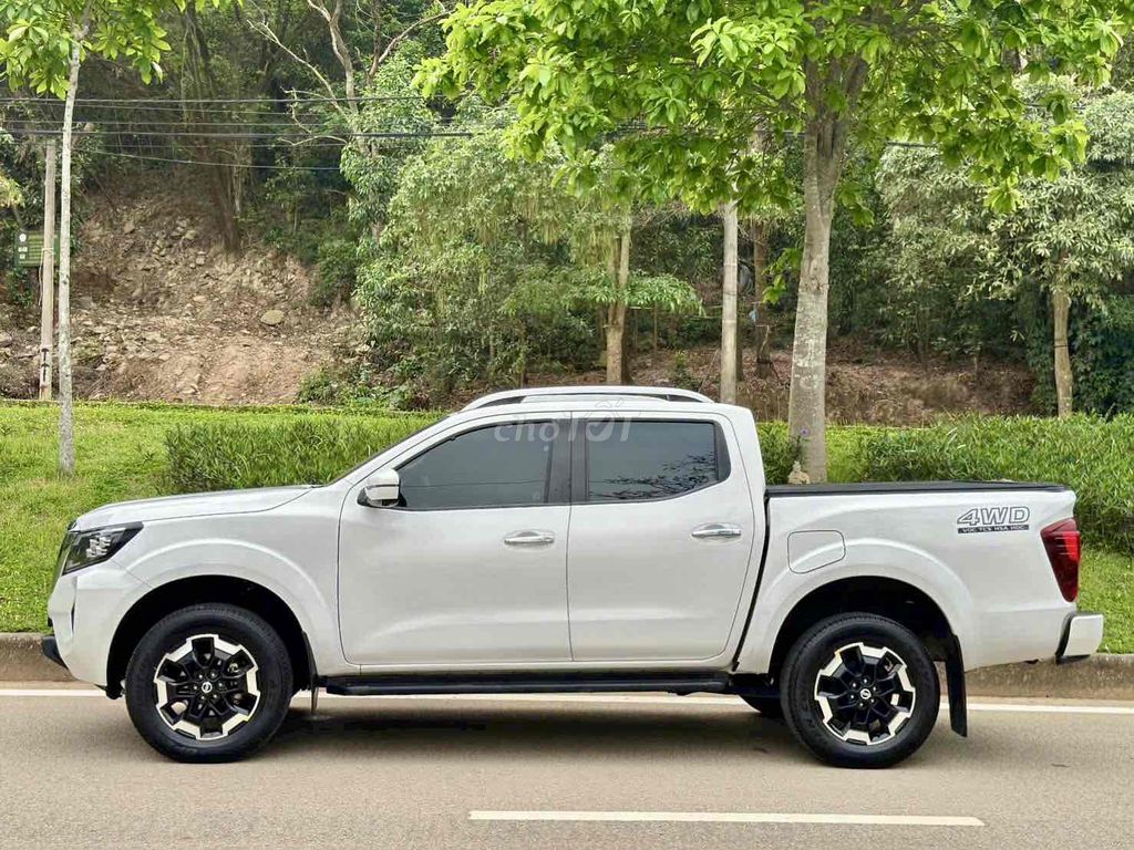 Nissan Navara - ảnh 4