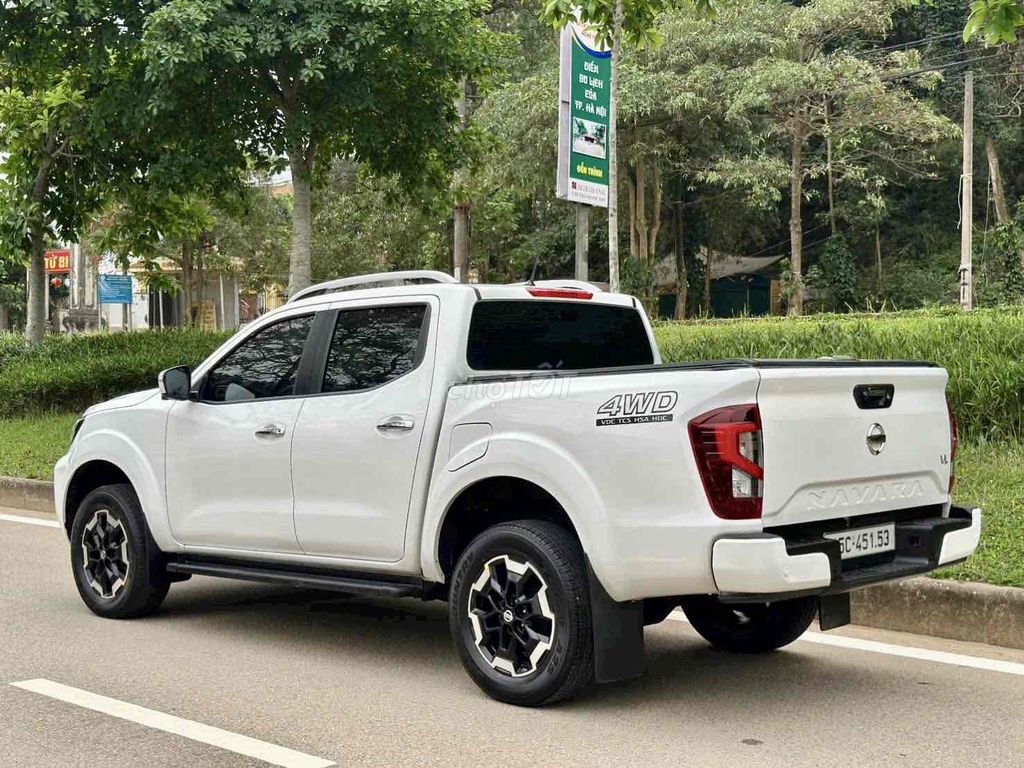 Nissan Navara - ảnh 5