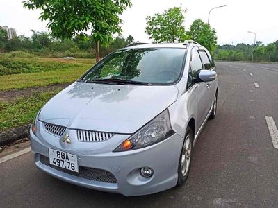 Mitsubishi Grandis - ảnh 1