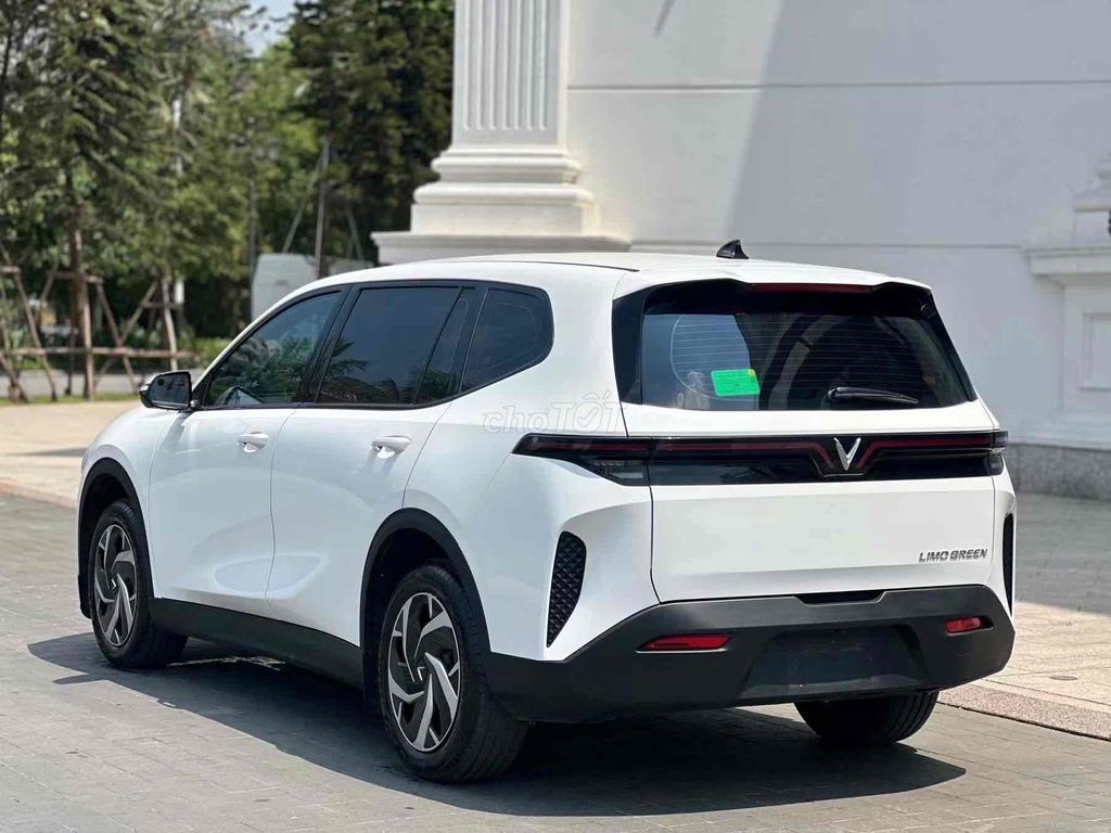 VinFast Limo Green - ảnh 4