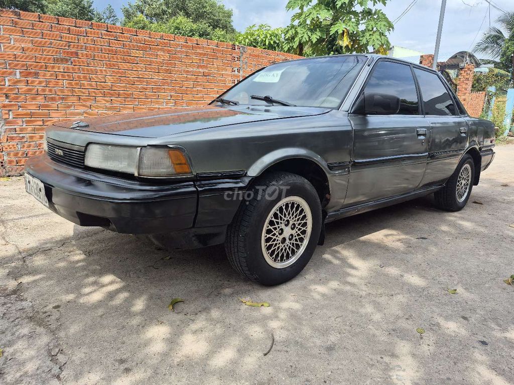 Toyota Camry 1988 - ảnh 2