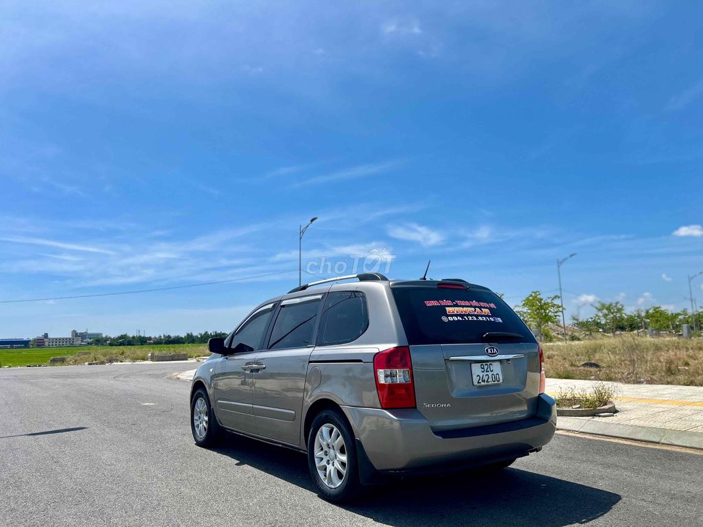 Kia Carnival 2009 - ảnh 4