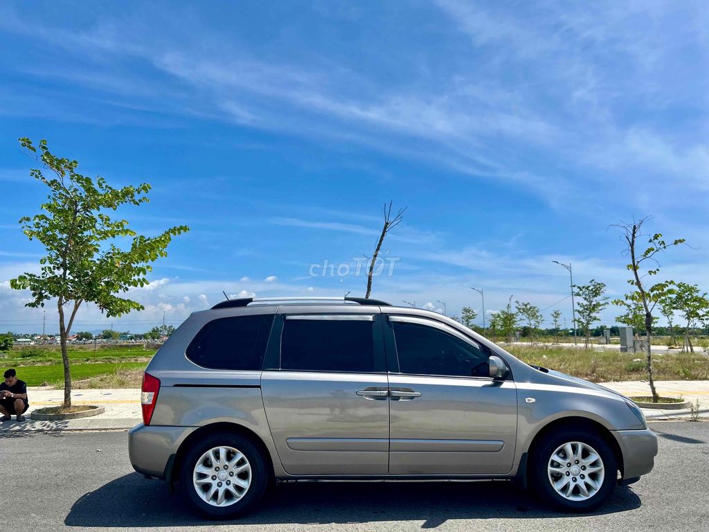 Kia Carnival 2009 - ảnh 5