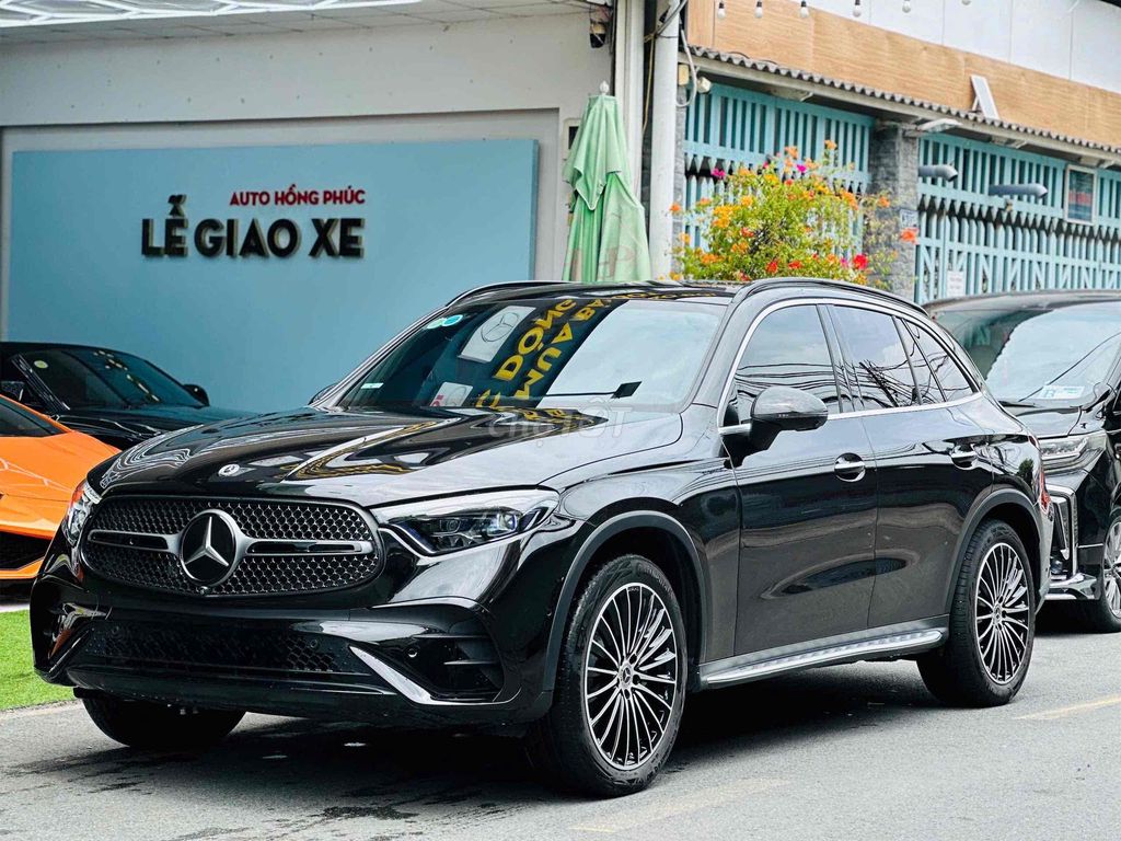 Mercedes-Benz GLC 300 4Matic 2023 - ảnh 1