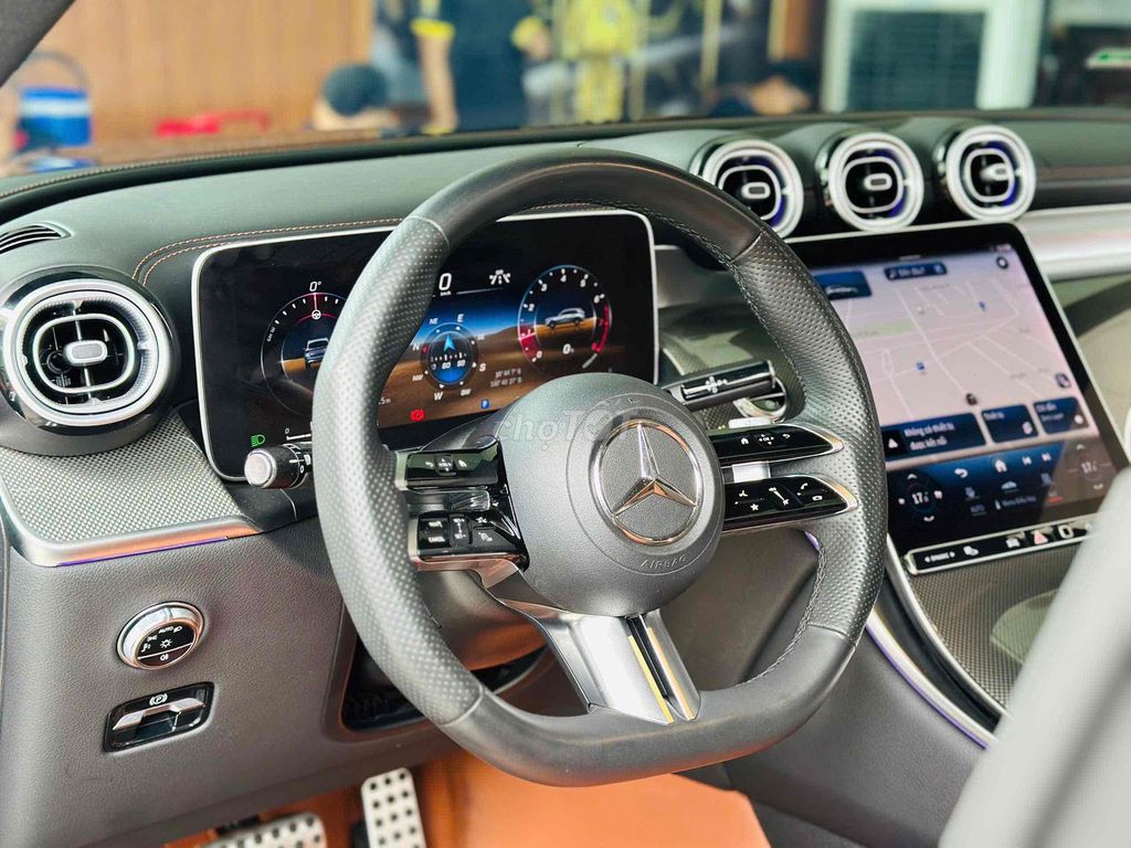 Mercedes-Benz GLC 300 4Matic 2023 - ảnh 3