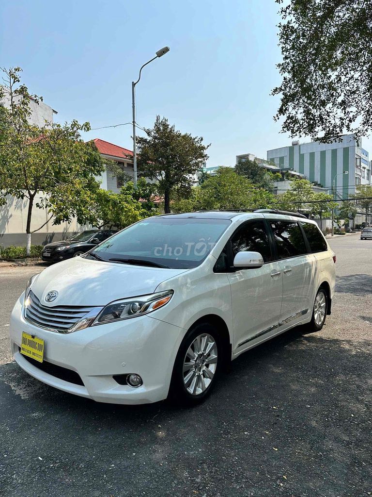 Toyota Sienna 2013 - ảnh 1