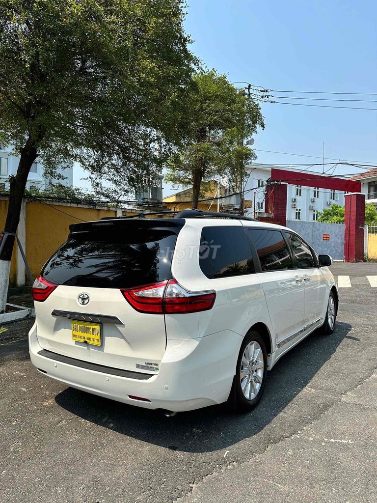 Toyota Sienna 2013 - ảnh 2