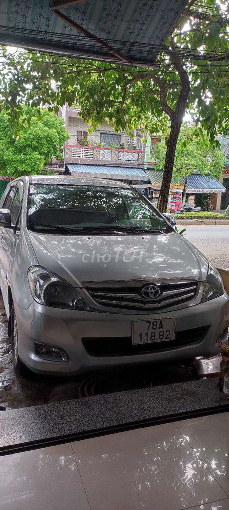 Toyota Innova - ảnh 2