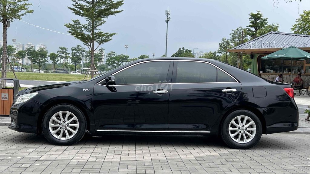 Toyota Camry 2.0E 2013 - ảnh 2
