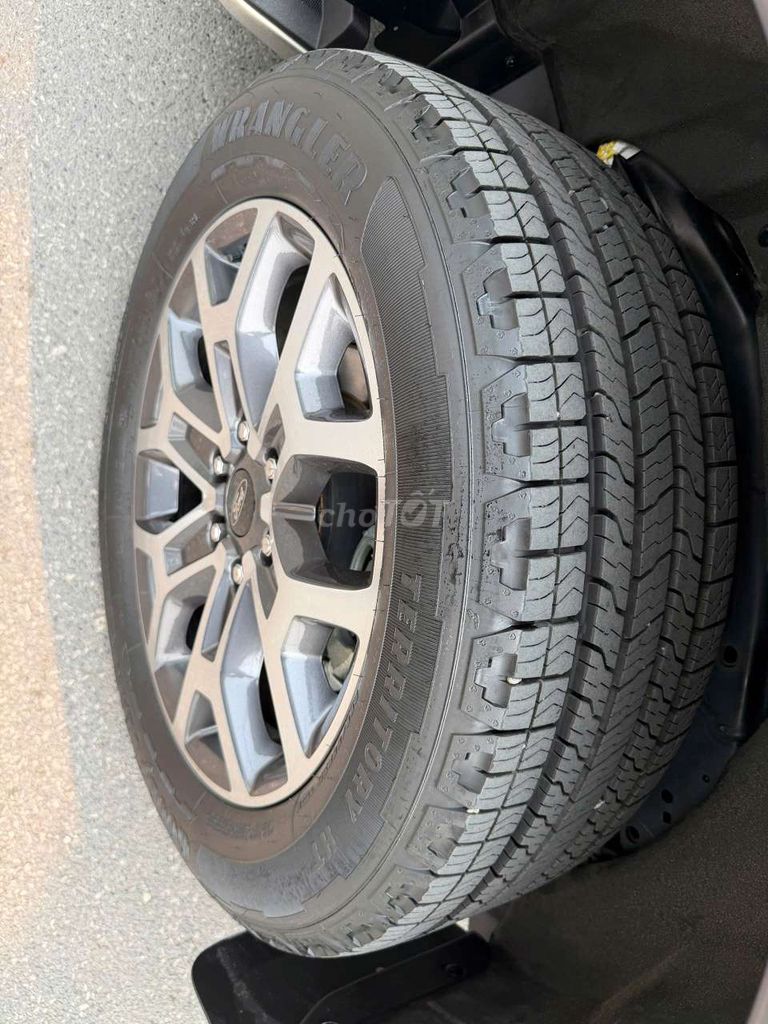 Ford Everest 2024 - ảnh 2