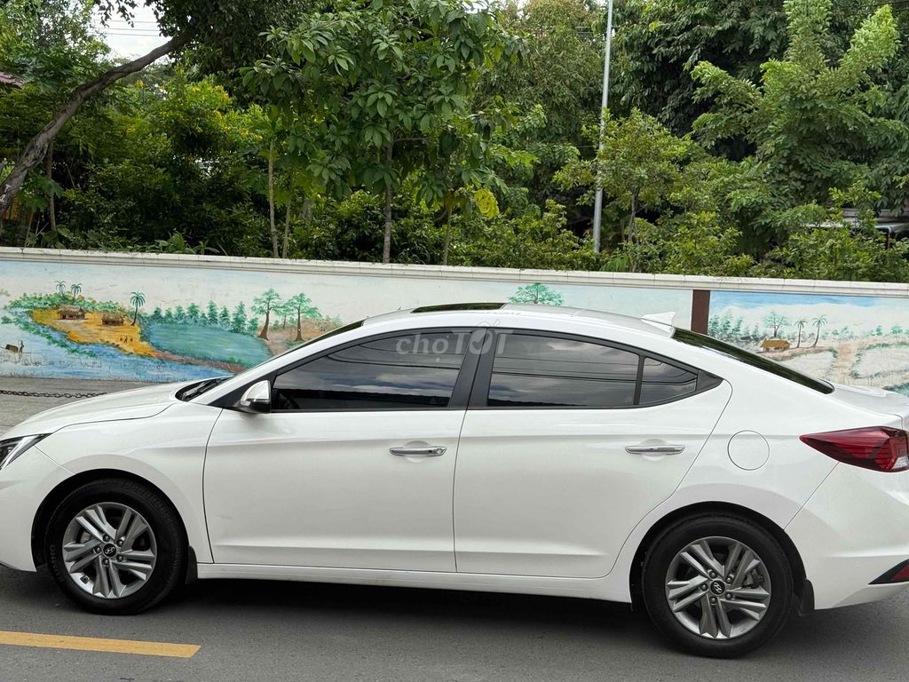 Hyundai Elantra 2021 - ảnh 1