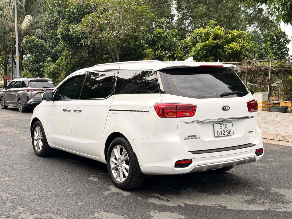 Kia Sedona 2021 - ảnh 5