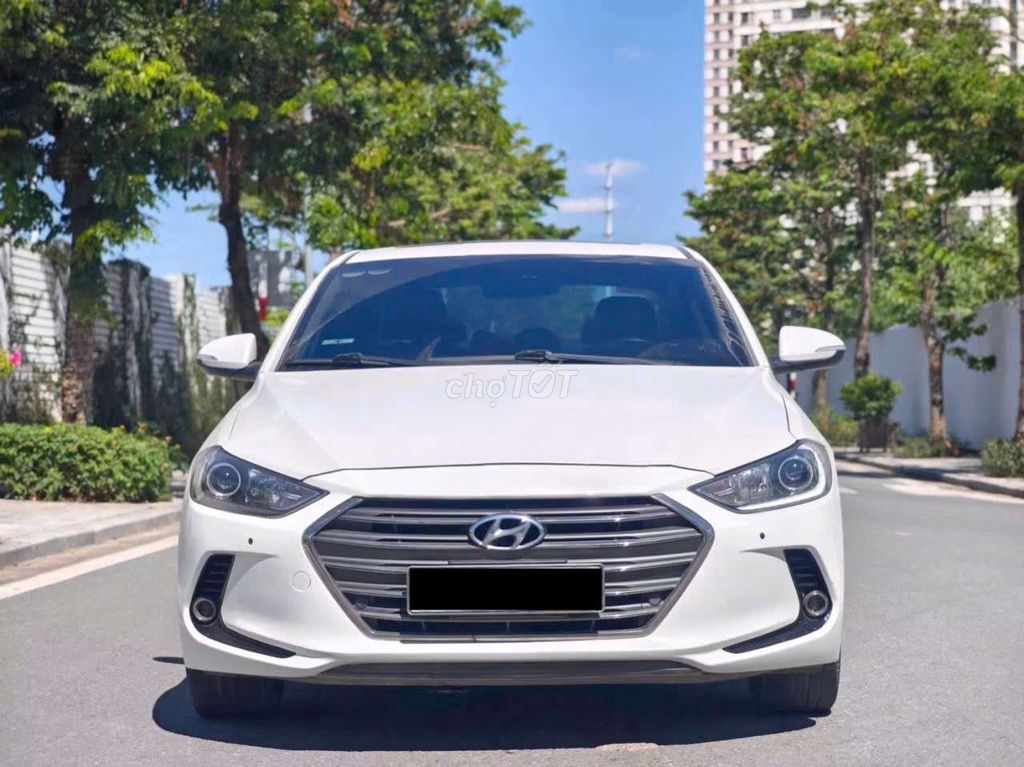 Hyundai Elantra 2018 - ảnh 1