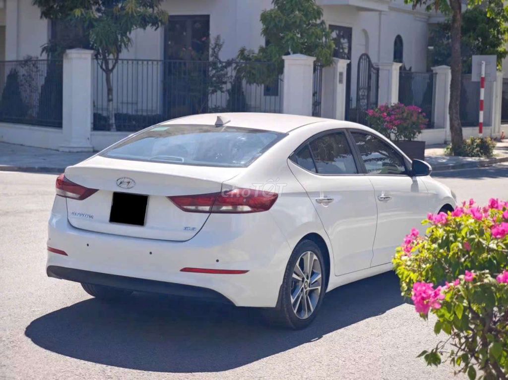 Hyundai Elantra 2018 - ảnh 2