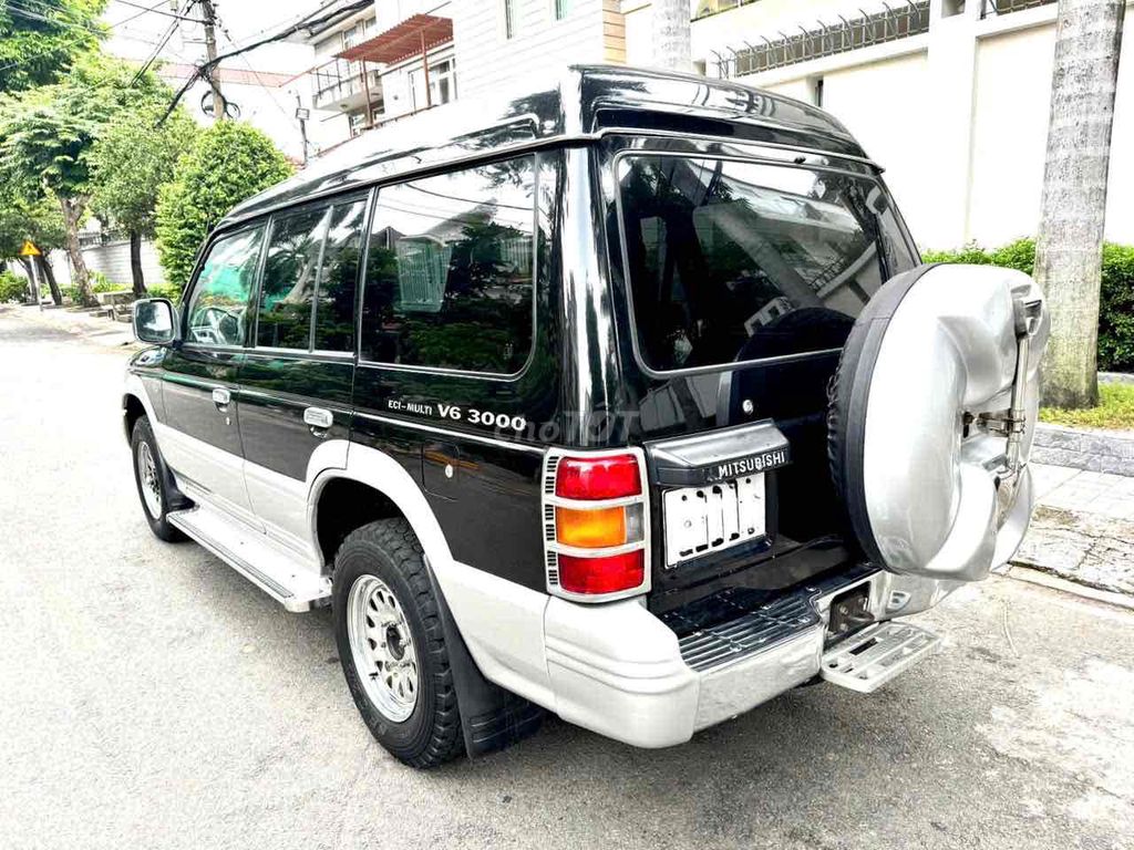 Mitsubishi Pajero 2006 - ảnh 4