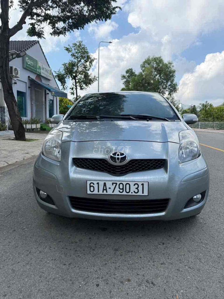 Toyota Yaris 2011 - ảnh 4