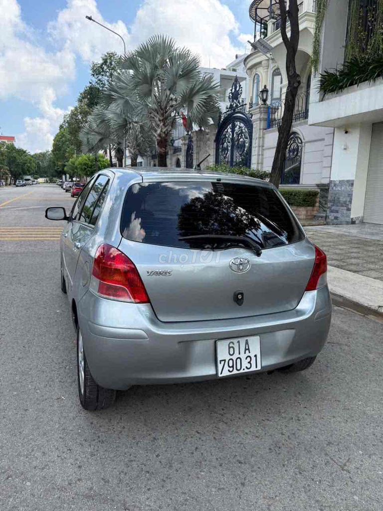 Toyota Yaris 2011 - ảnh 5