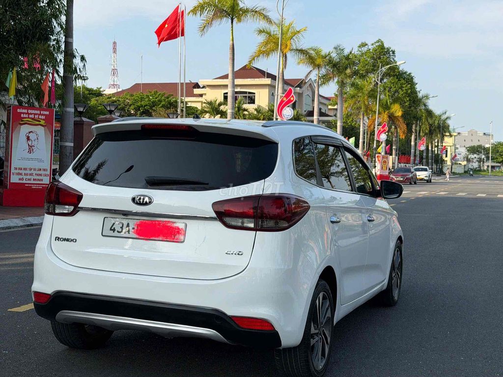 Kia Rondo 2017 - ảnh 4