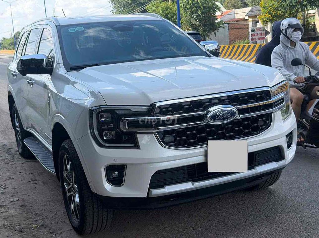 Ford Everest 2023 - ảnh 5