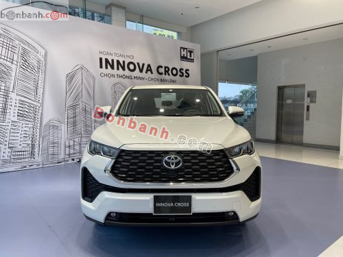 Toyota Innova Cross 2.0V CVT 2026 - ảnh 1