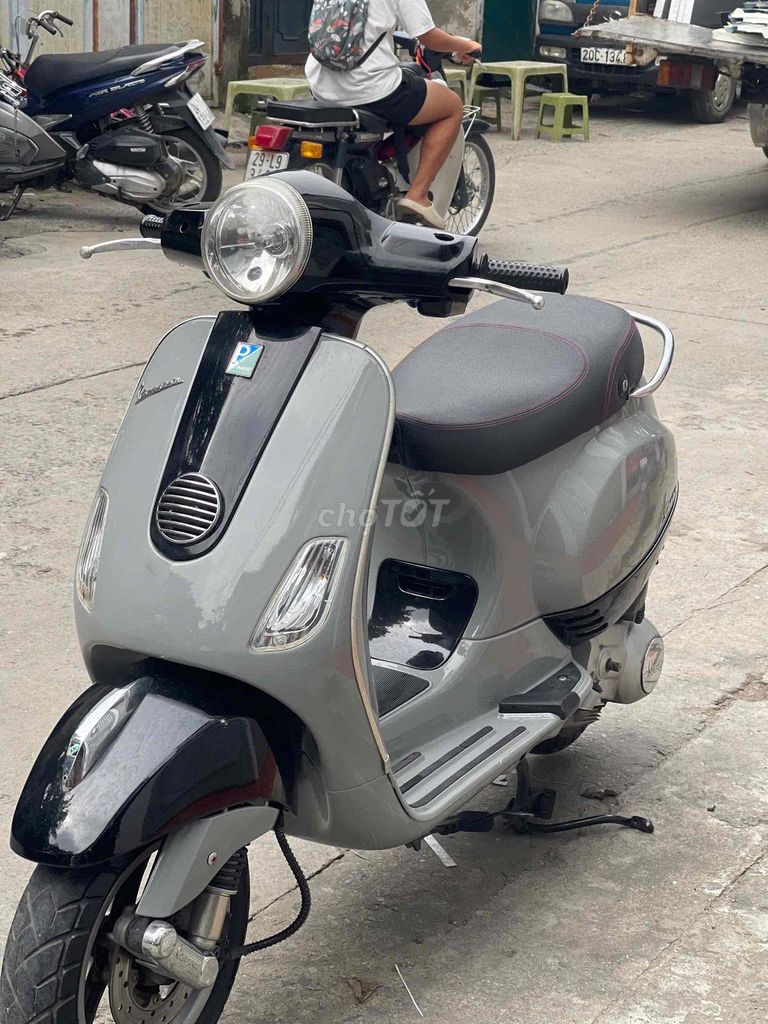 Piaggio Vespa 2013 - ảnh 4