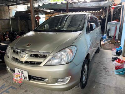 Toyota Innova - ảnh 1