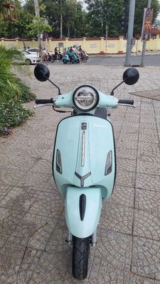 Vespa 2022 - ảnh 1
