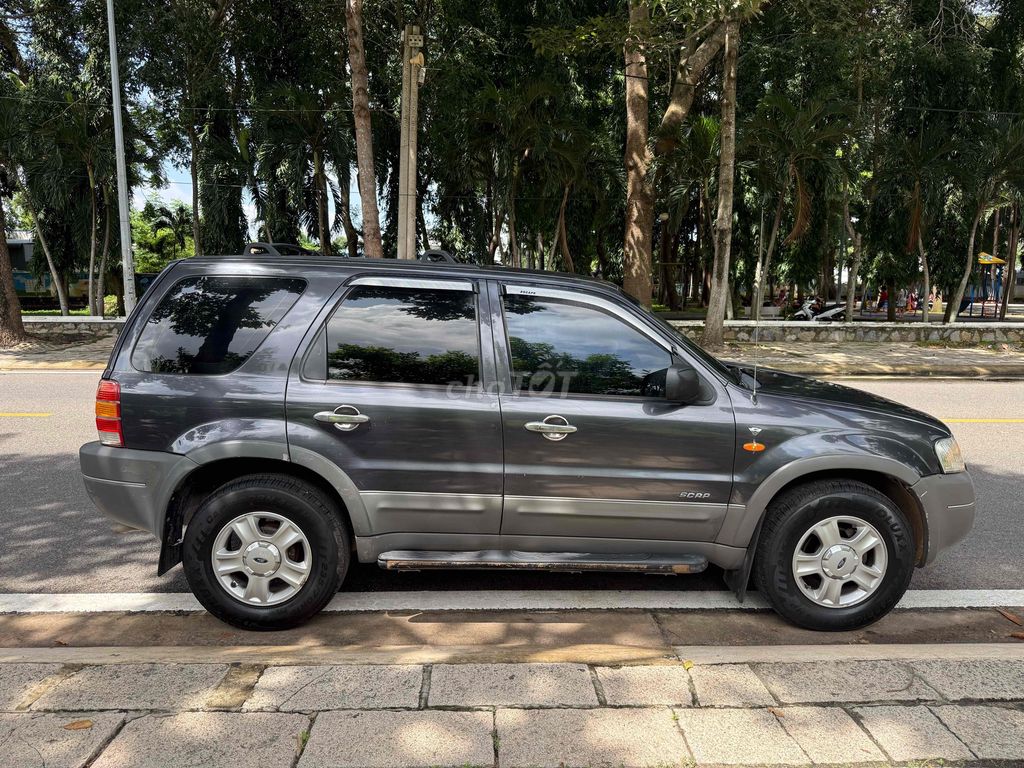 Ford Escape - ảnh 1