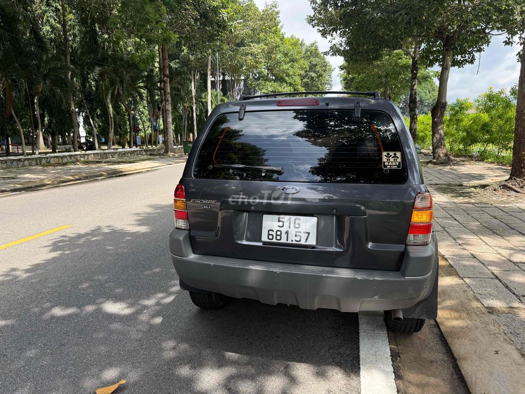 Ford Escape - ảnh 2