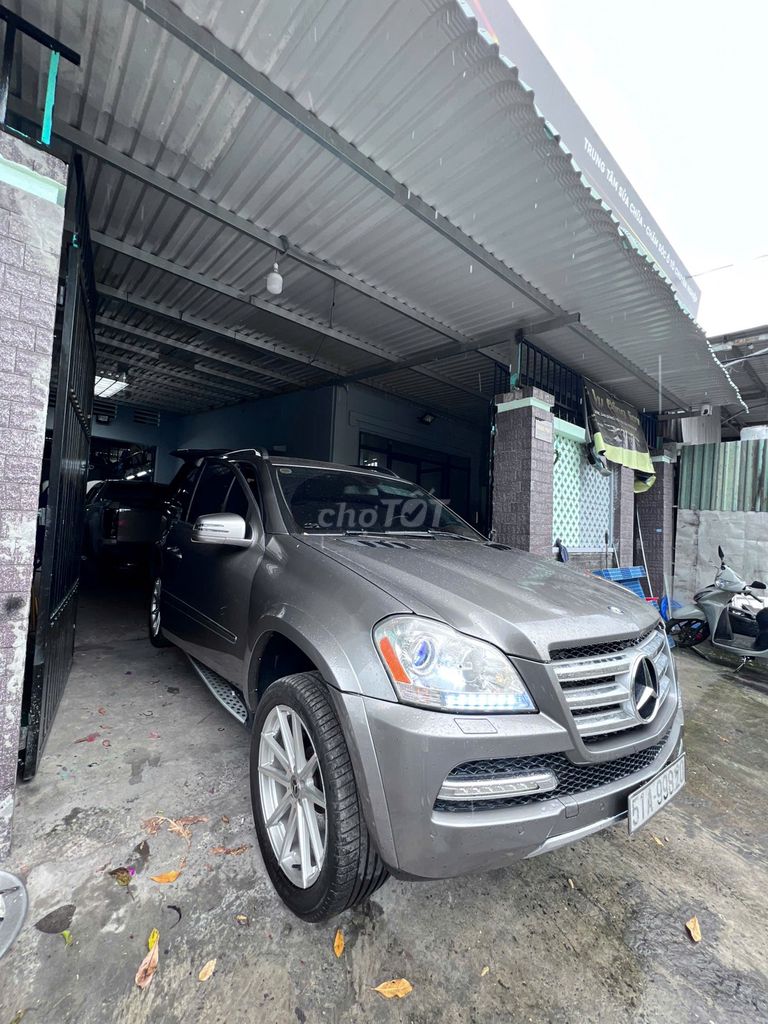 Mercedes-Benz 2010 - ảnh 1