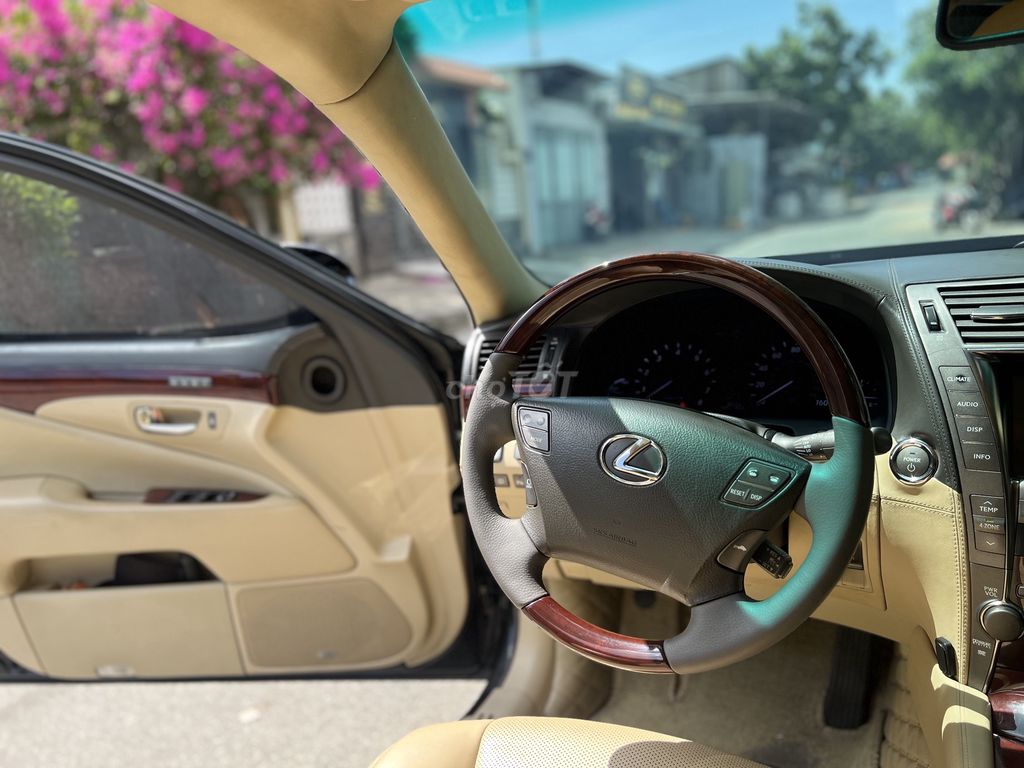 Lexus LS 2007 - ảnh 4
