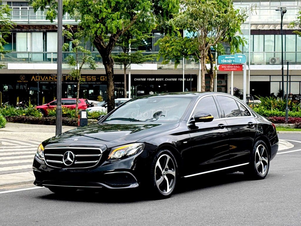 Mercedes-Benz 2020 - ảnh 1