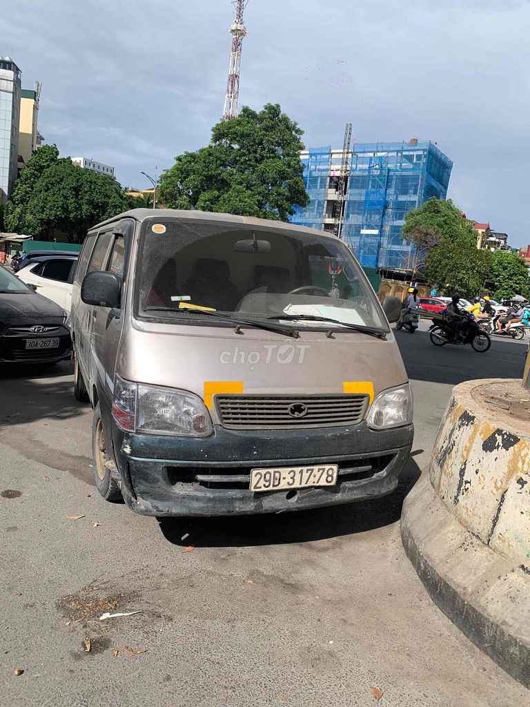 Toyota Hiace 2004 - ảnh 2