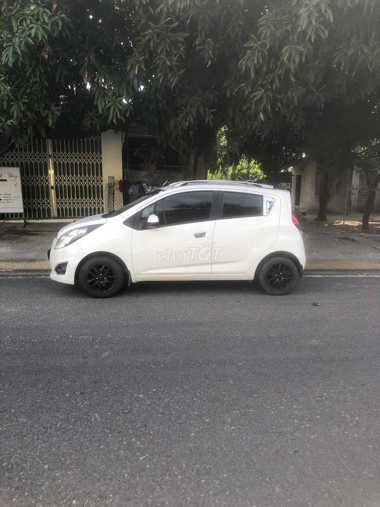 Chevrolet Spark - ảnh 4
