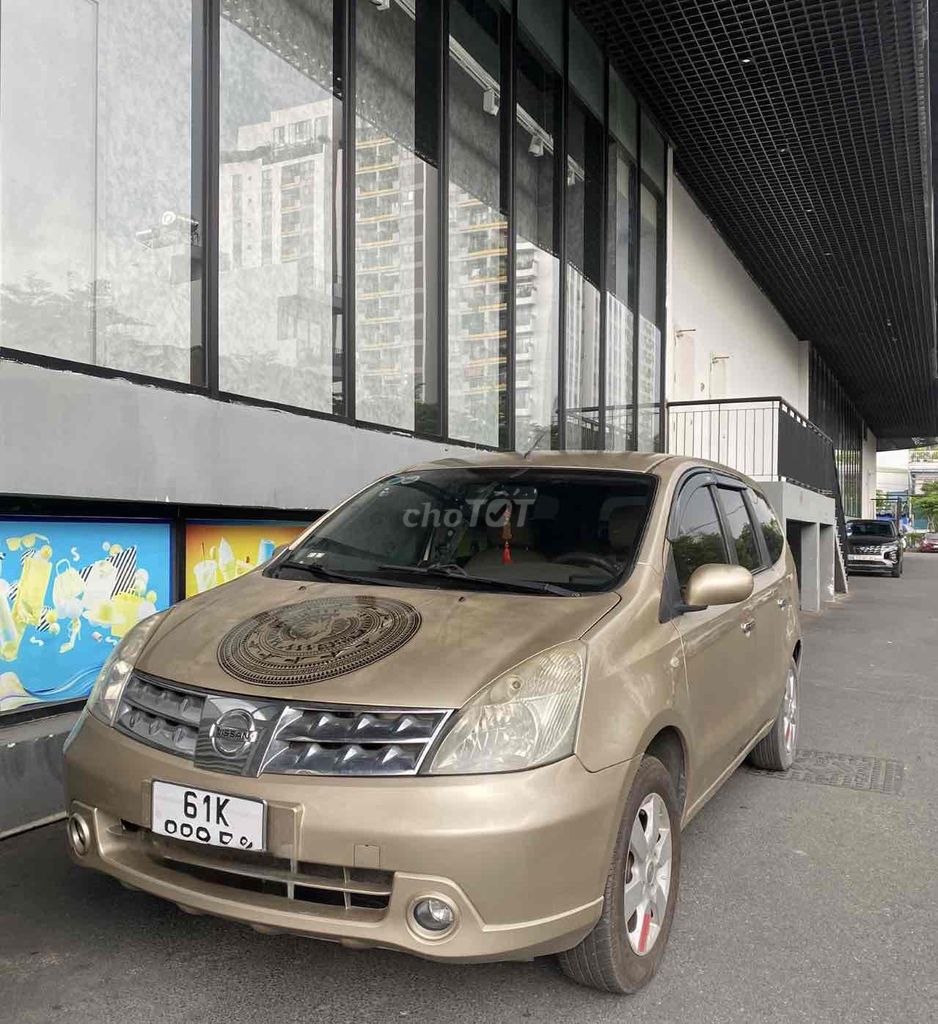 Nissan Grand livina 2012 - ảnh 2