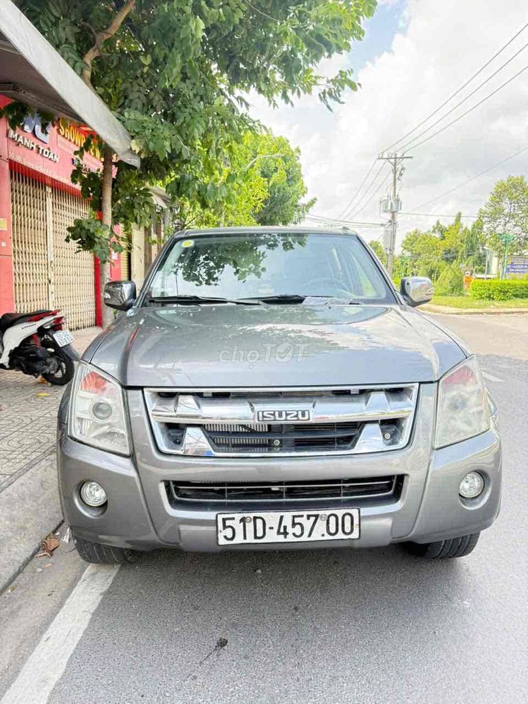 Isuzu 2010 - ảnh 1