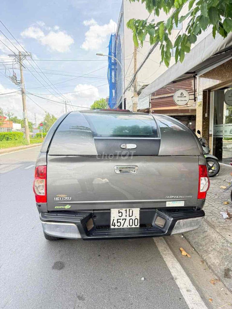 Isuzu 2010 - ảnh 2