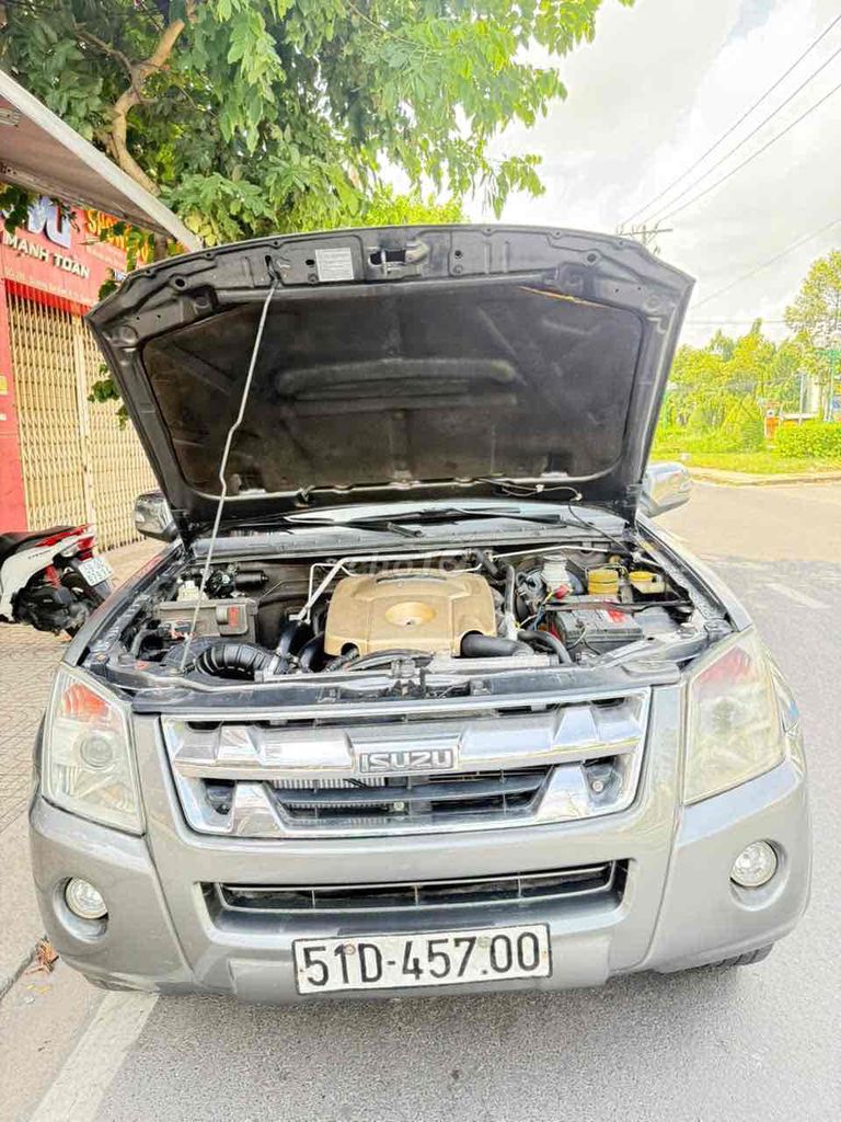 Isuzu 2010 - ảnh 3