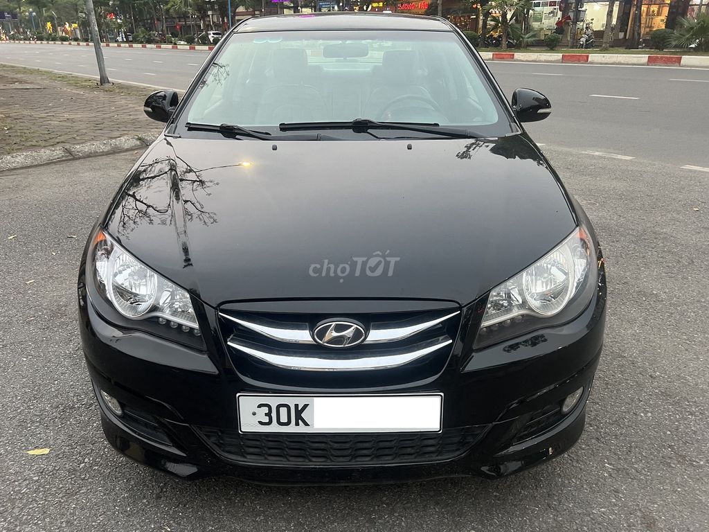 Hyundai Avante 2011 - ảnh 2
